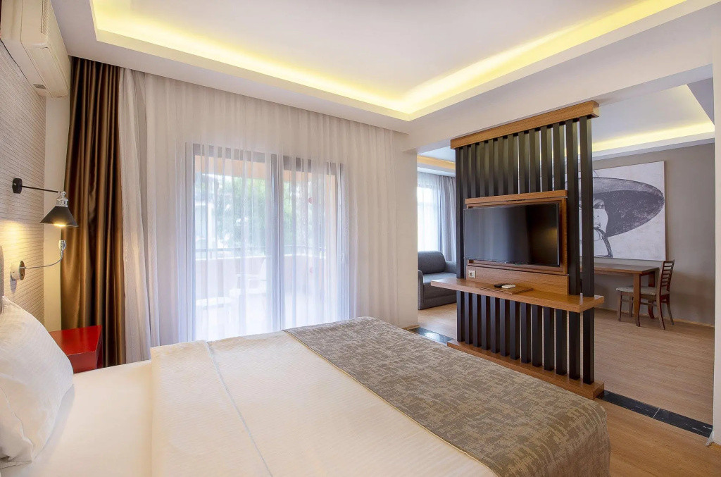 Фото отеля UTOPIA RESORT & RESIDENCE (EX. ALARA PARK HOTEL), 4