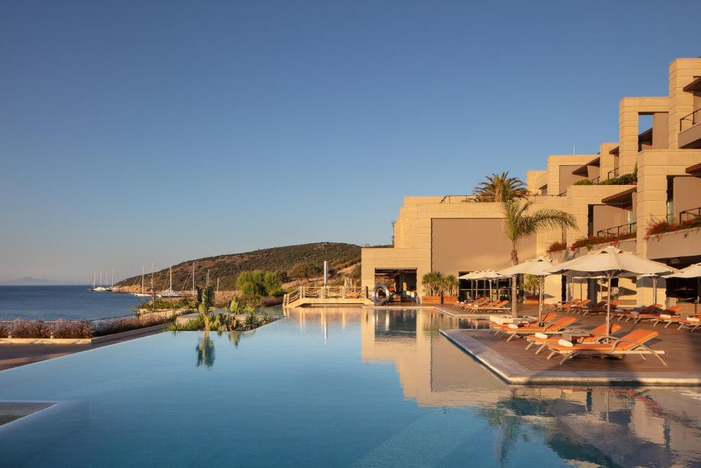 Фото отеля CARESSE A LUXURY COLLECTION, 3