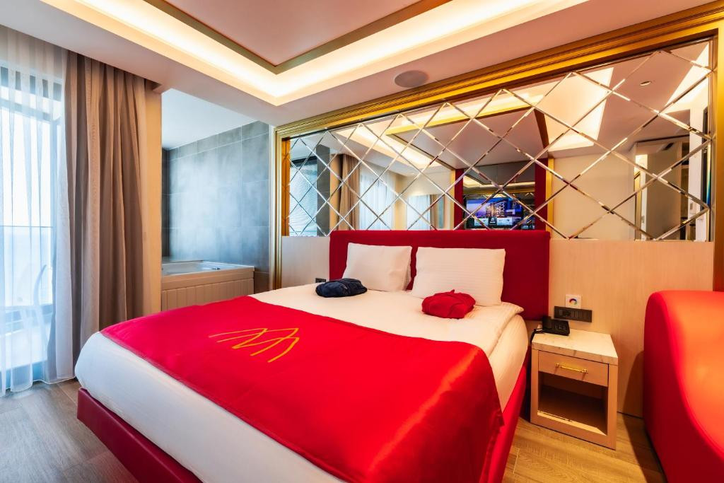 Фото отеля GRANADA LUXURY RED ADULTS ONLY, 1