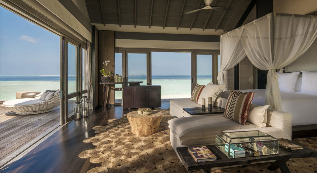 Фото отеля FOUR SEASONS PRIVATE ISLAND AT VOAVAH, 1