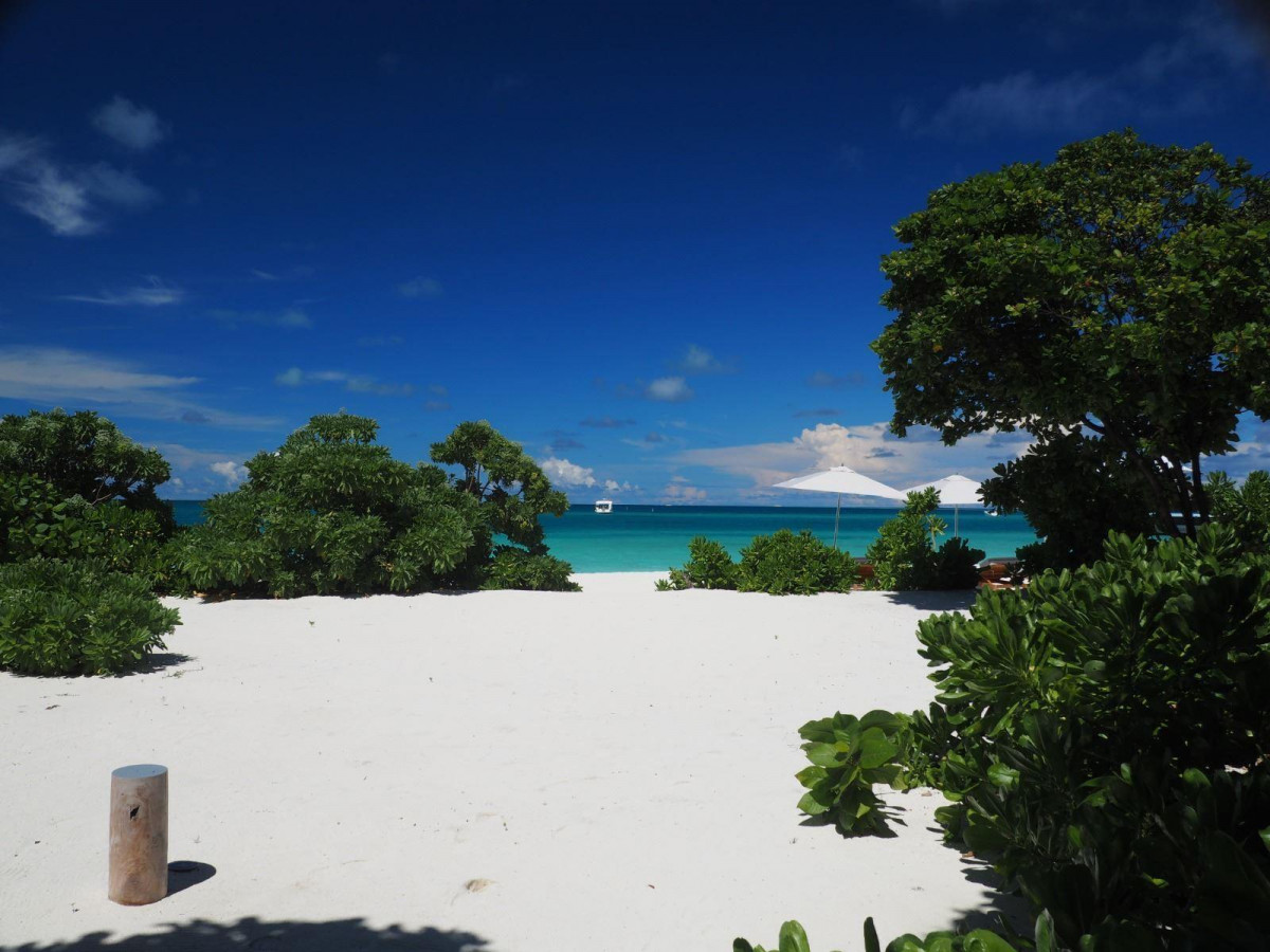 Фото отеля INTERCONTINENTAL MALDIVES MAAMUNAGAU RESORT, 3