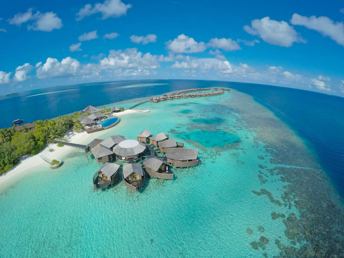 Фото отеля LILY BEACH RESORT & SPA, 1