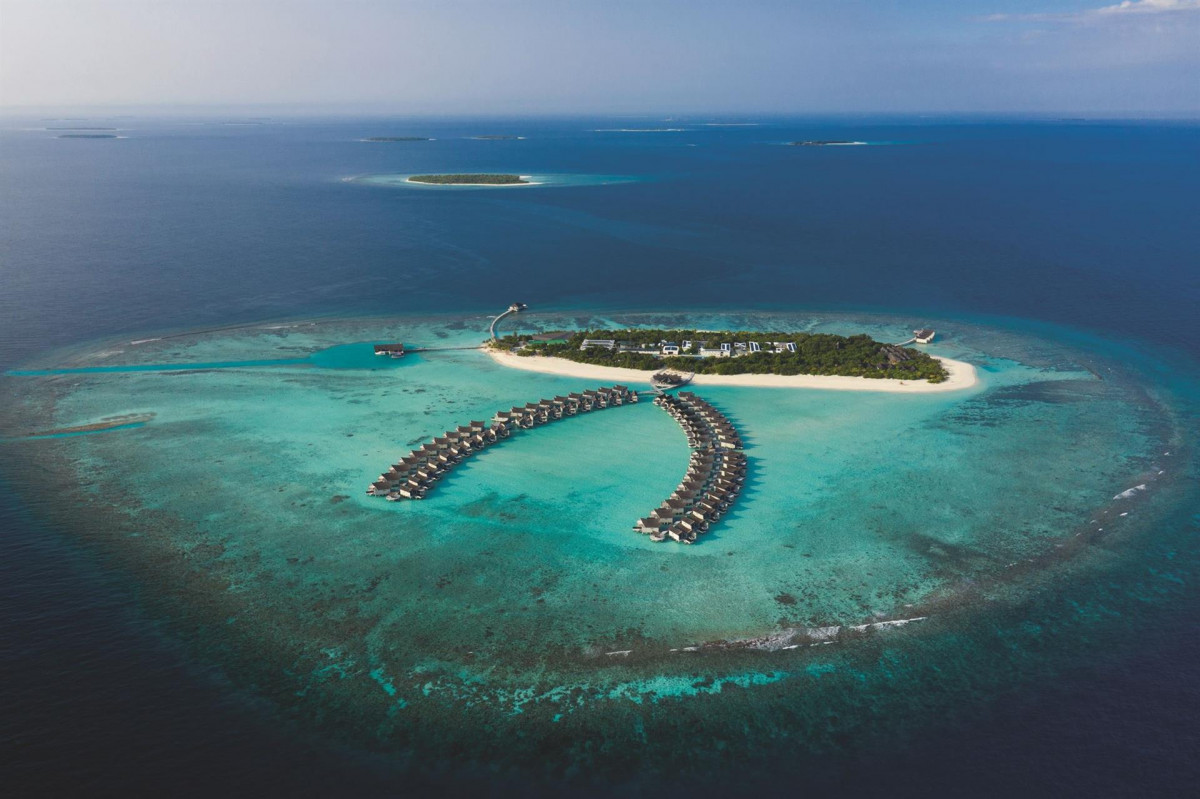 Фото отеля KUREDHIVARU RESORT & SPA (EX.MOVENPICK RESORT KUREDHIVARU MALDIVES)