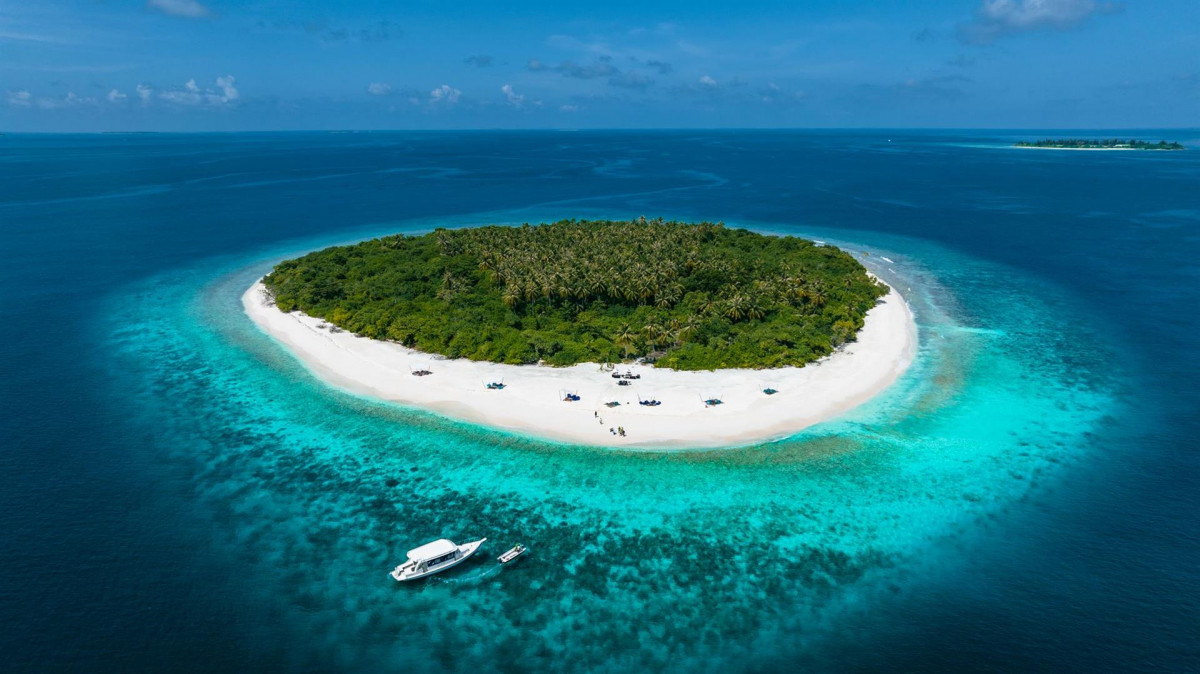 Фото отеля KUREDHIVARU RESORT & SPA (EX.MOVENPICK RESORT KUREDHIVARU MALDIVES), 2